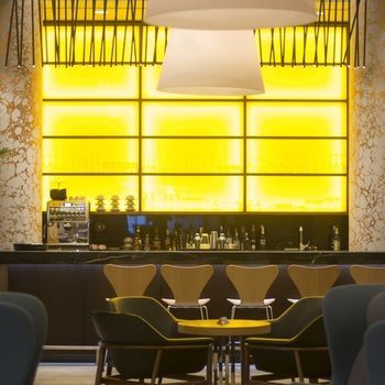 Hotel Bar