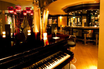 Hotel Bar