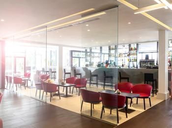 Hotel Bar