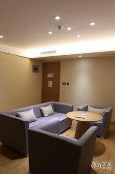 All Seasons Hotel photo 3