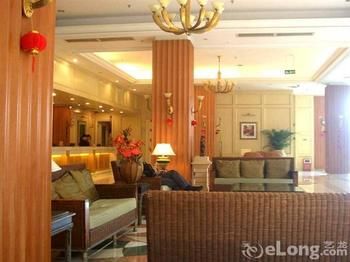 Clifford Golden Lake Hotel