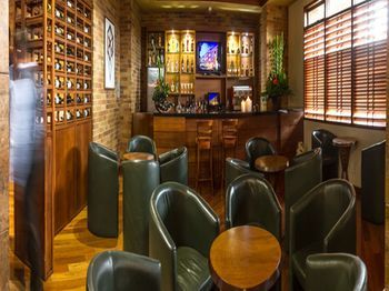 Hotel Bar