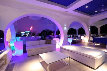 Hotel Lounge