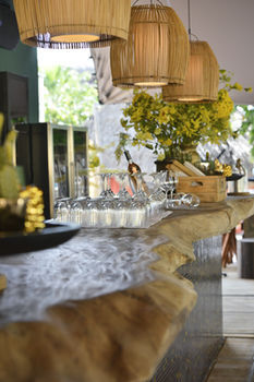 Hotel Bar