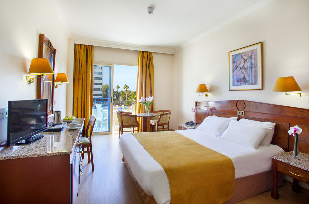 Kapetanios Limassol Hotel image 1