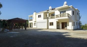 Georgias Apartments photo 3
