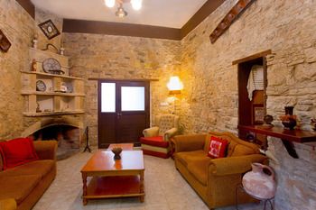 RODOULAS VILLAGE HOUSE