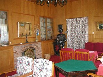 Hotel Lounge
