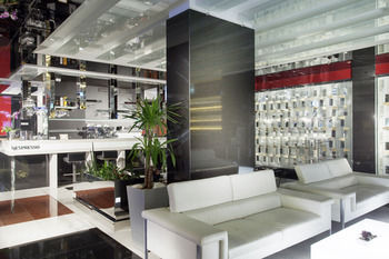 Hotel Bar