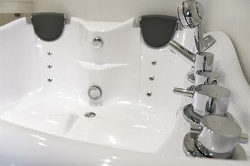 Jetted Tub