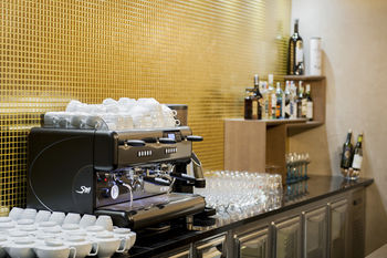 Hotel Bar