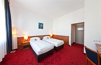 Novum Hotel Aldea Berlin Centrum - Tap to explore photos
