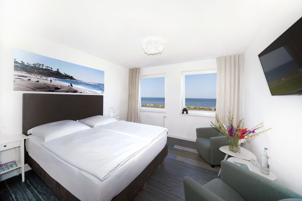 Beach Hotel California image 1