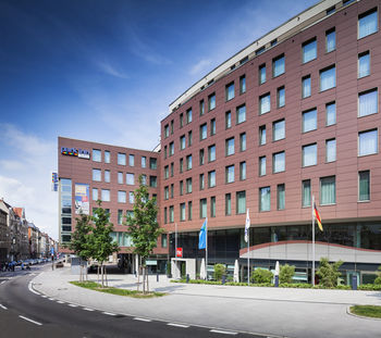 Park Inn by Radisson Stuttgart - Tap to explore photos
