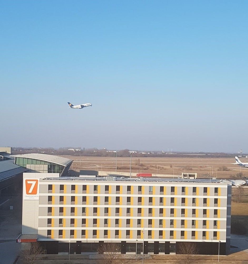 7 Days Premium Hotel Leipzig Airport image 1