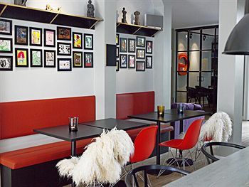 Hotel Lounge