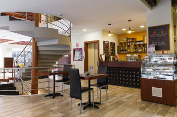 Food Court