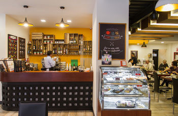 Food Court