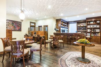 Hotel Bar