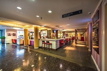 Hotel Bar