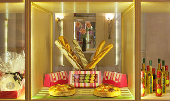 Hotel Bar