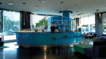 Hotel Bar