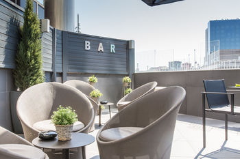 Hotel Bar
