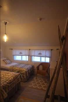 Aurora Estate photo 5