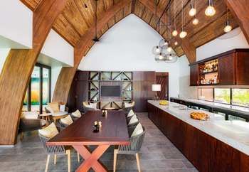 Hotel Lounge