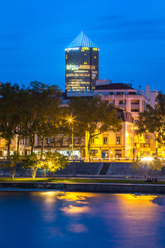 Radisson Blu Hotel Lyon - Tap to explore photos