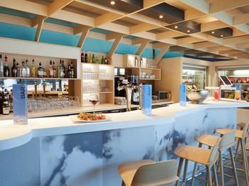 Hotel Bar