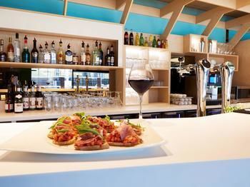 Hotel Bar