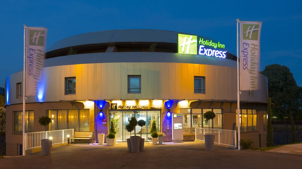 Holiday Inn Express Paris - Velizy image 1