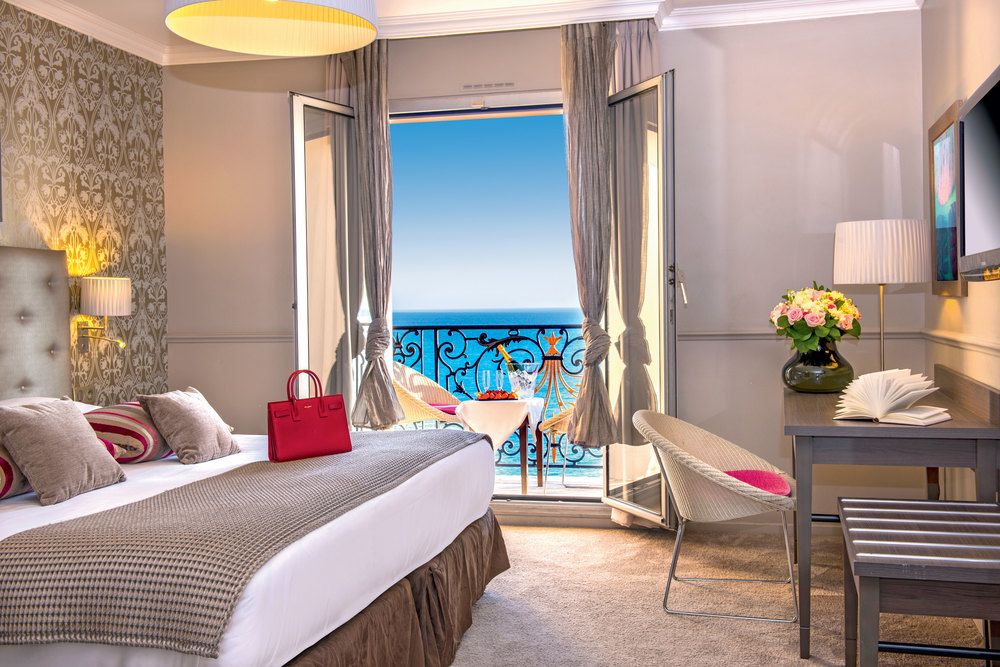 Hotel Vacances Bleues Le Royal Promenade des Anglais France thumbnail