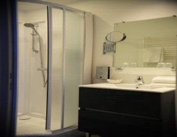 Bathroom 4, Logis Central Hôtel & Spa, Corrèze