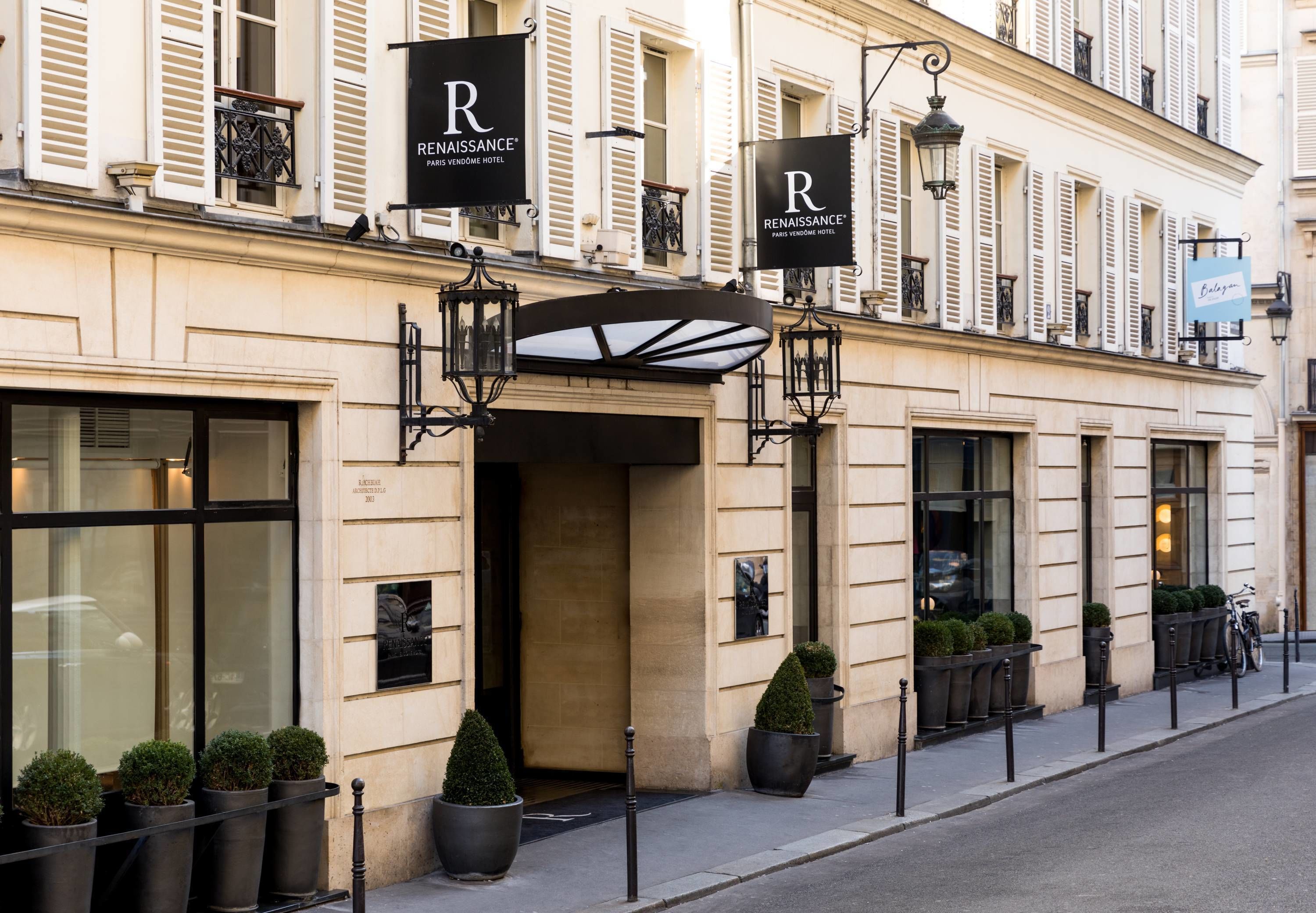 Renaissance Paris Vendome Hotel 튈르리 정원 France thumbnail