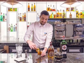 Hotel Bar