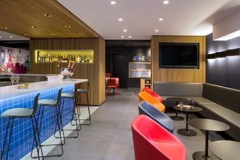 Hotel Bar