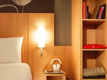 Guestroom 3, ibis Montluçon, Allier