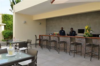Poolside Bar