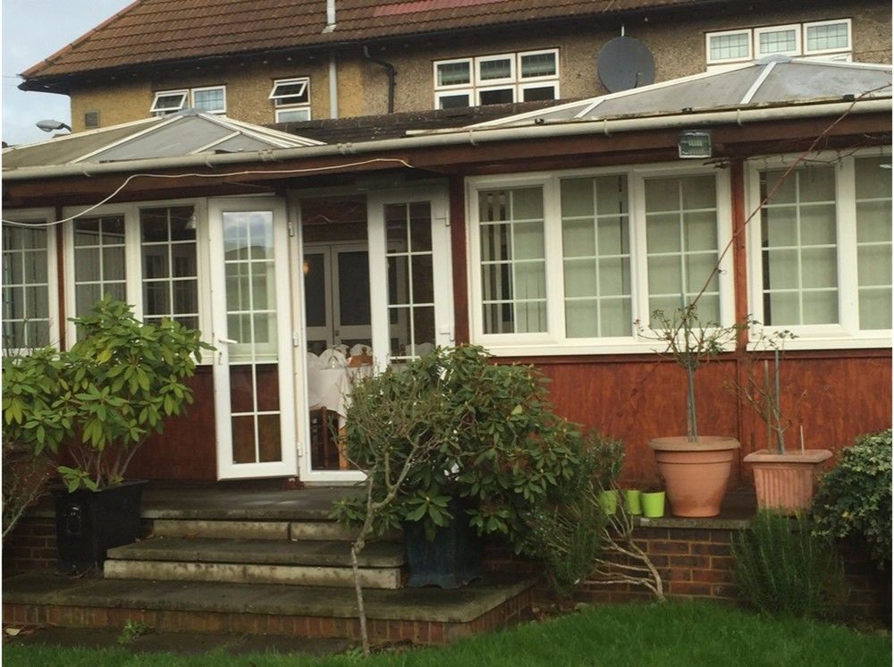 Colnbrook Lodge Guest House image 1