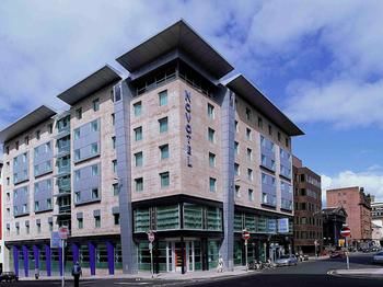 Novotel Glasgow Centre - Tap to explore photos