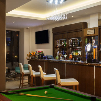 Hotel Bar