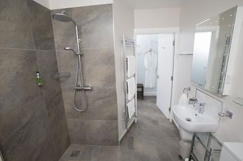 WATER'S EDGE GLENARM BED AND BREAKFAST photo 3