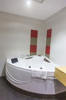 Jetted Tub