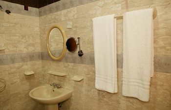 Manna Heights Hotel & Conference Center photo 3