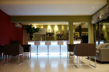 Hotel Bar