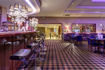 Hotel Bar