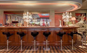 Hotel Bar