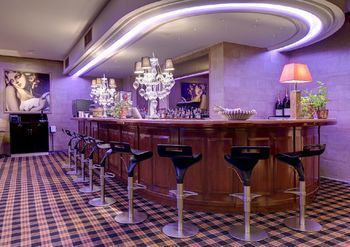 Hotel Bar